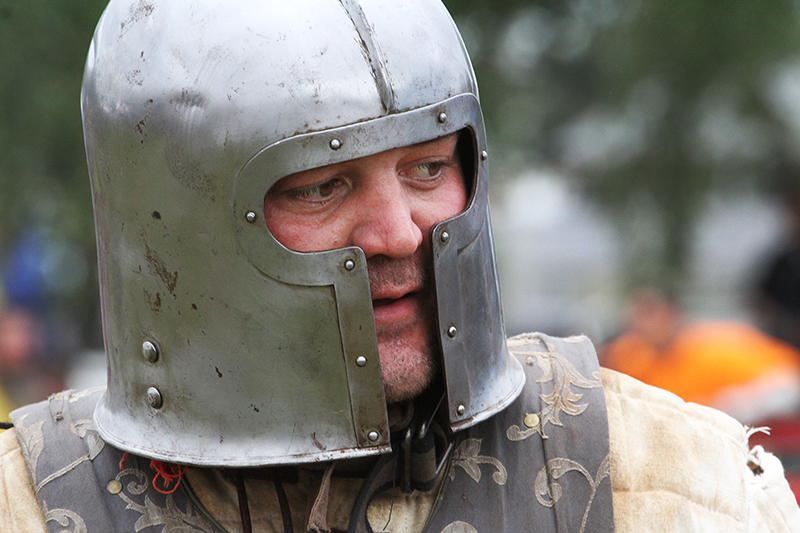 Medieval Market : Swords and Armour : Medieval Fighting : Levin : New Zealand : Richard Moore : Journalist : Photographer :